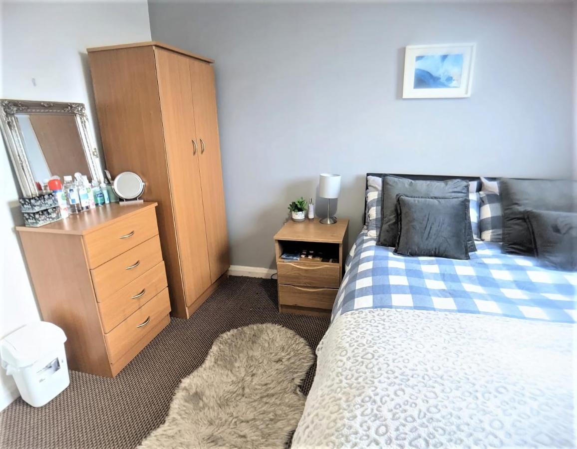 Large 3 Bedrooms In Liverpool City Centre, Free Parking Экстерьер фото