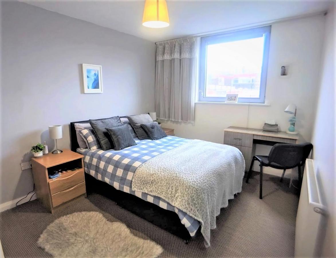 Large 3 Bedrooms In Liverpool City Centre, Free Parking Экстерьер фото