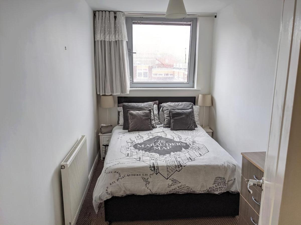 Large 3 Bedrooms In Liverpool City Centre, Free Parking Экстерьер фото