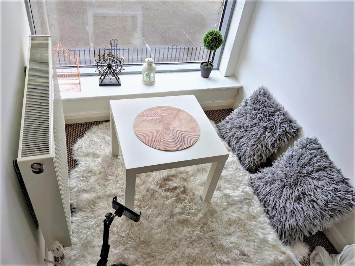 Large 3 Bedrooms In Liverpool City Centre, Free Parking Экстерьер фото