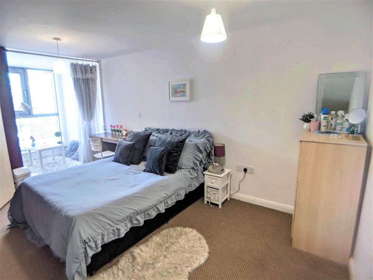 Large 3 Bedrooms In Liverpool City Centre, Free Parking Экстерьер фото